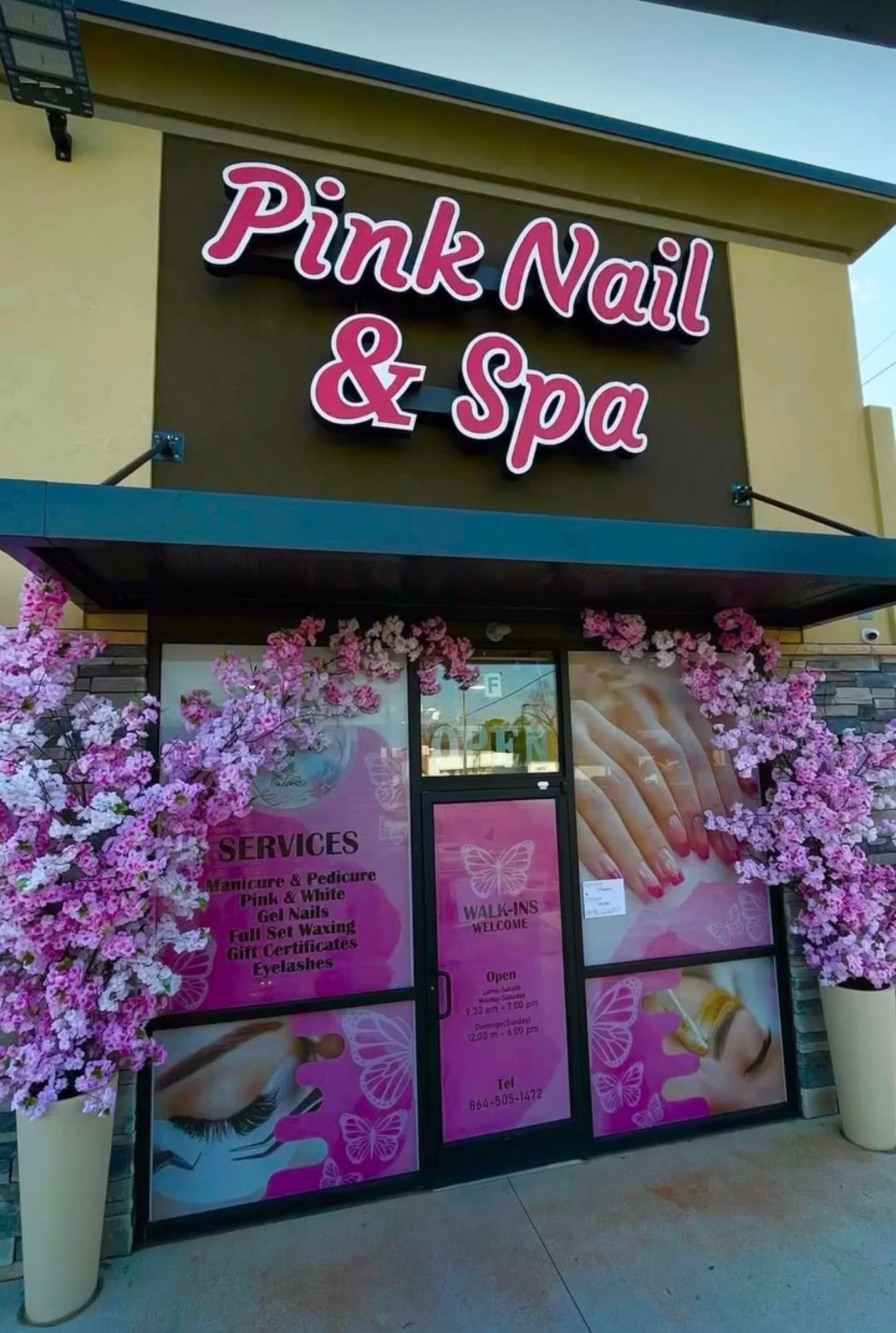 Pink Nail & Spa logo