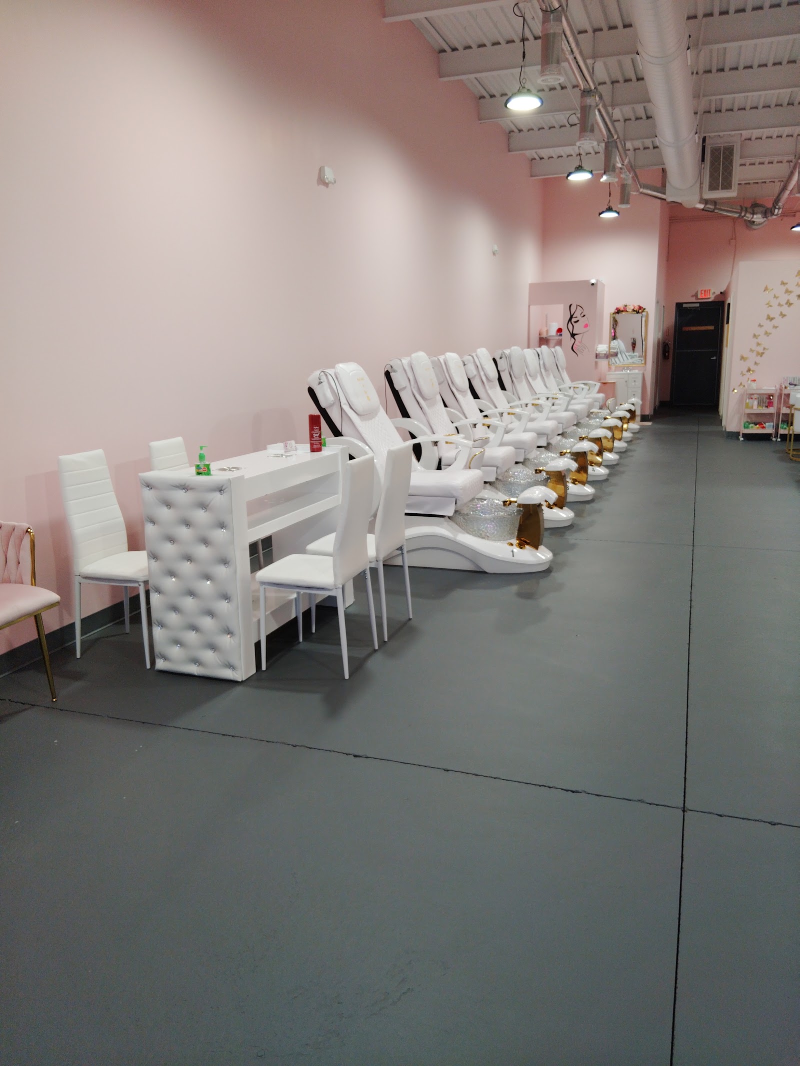 Pink Nail & Spa nail photo 1
